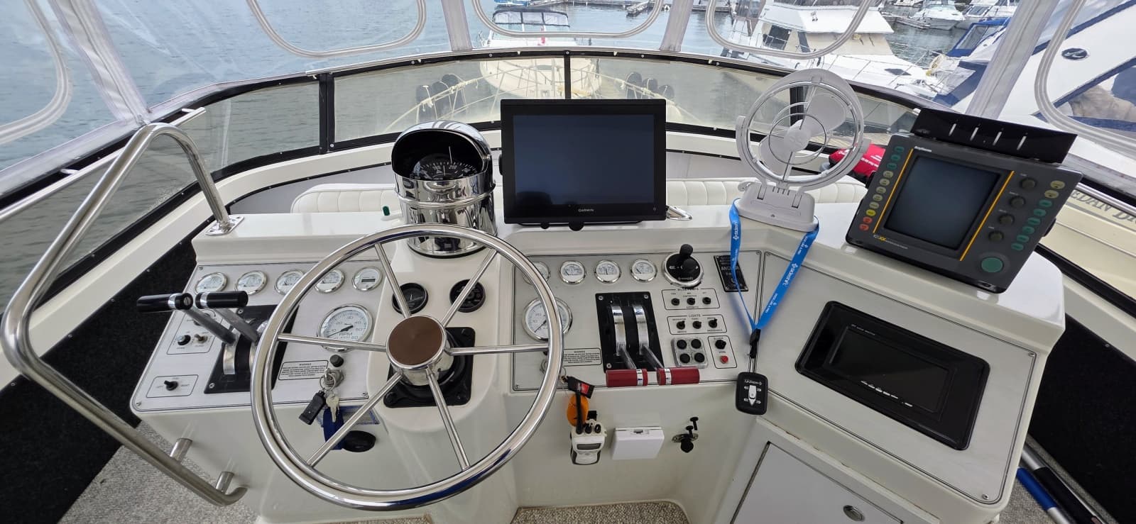 1987 Carver 4207 Aft Cabin - Photo 13