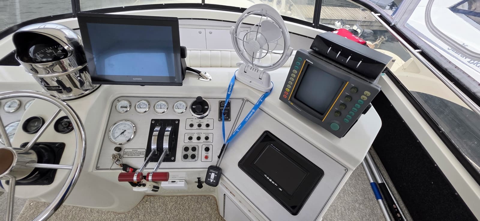 1987 Carver 4207 Aft Cabin - Photo 15