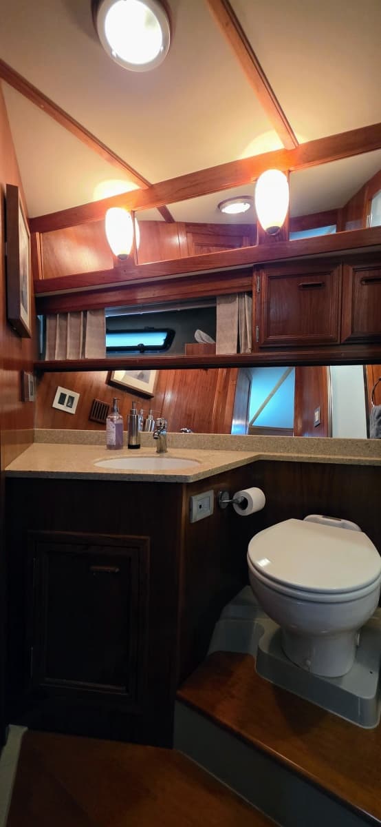 1987 Carver 4207 Aft Cabin - Photo 33