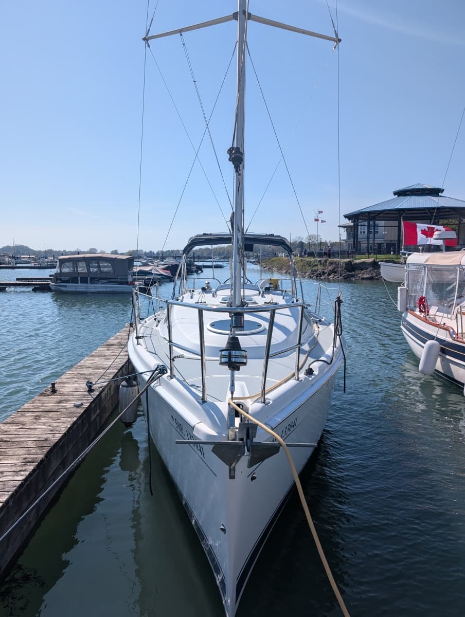 2006 Hunter 31 - Photo 2