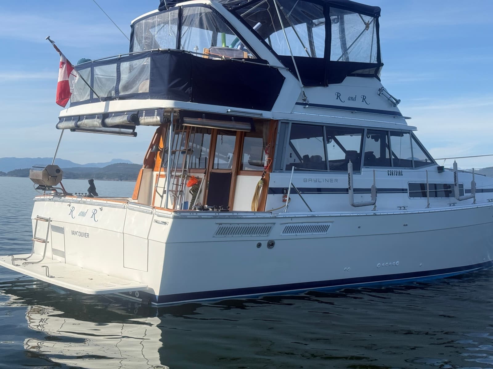 1985 Bayliner 3870 Motoryacht - Photo 11
