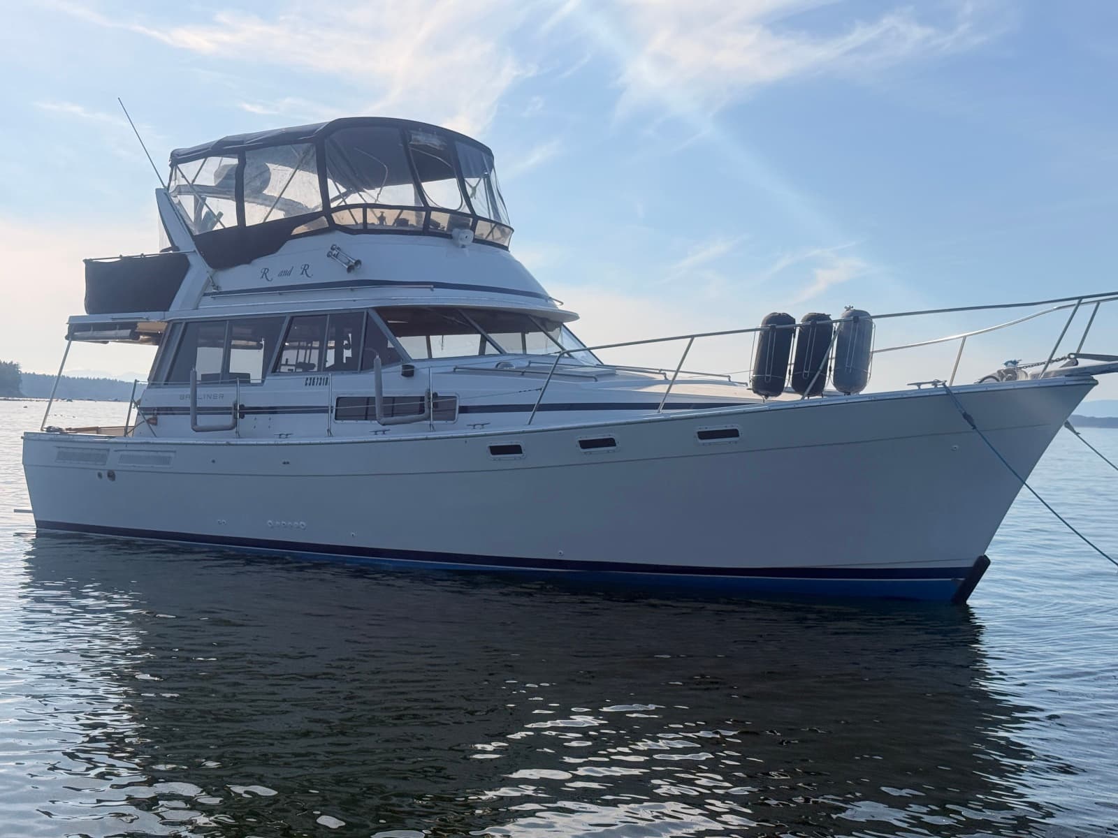 1985 Bayliner 3870 Motoryacht - Photo 9