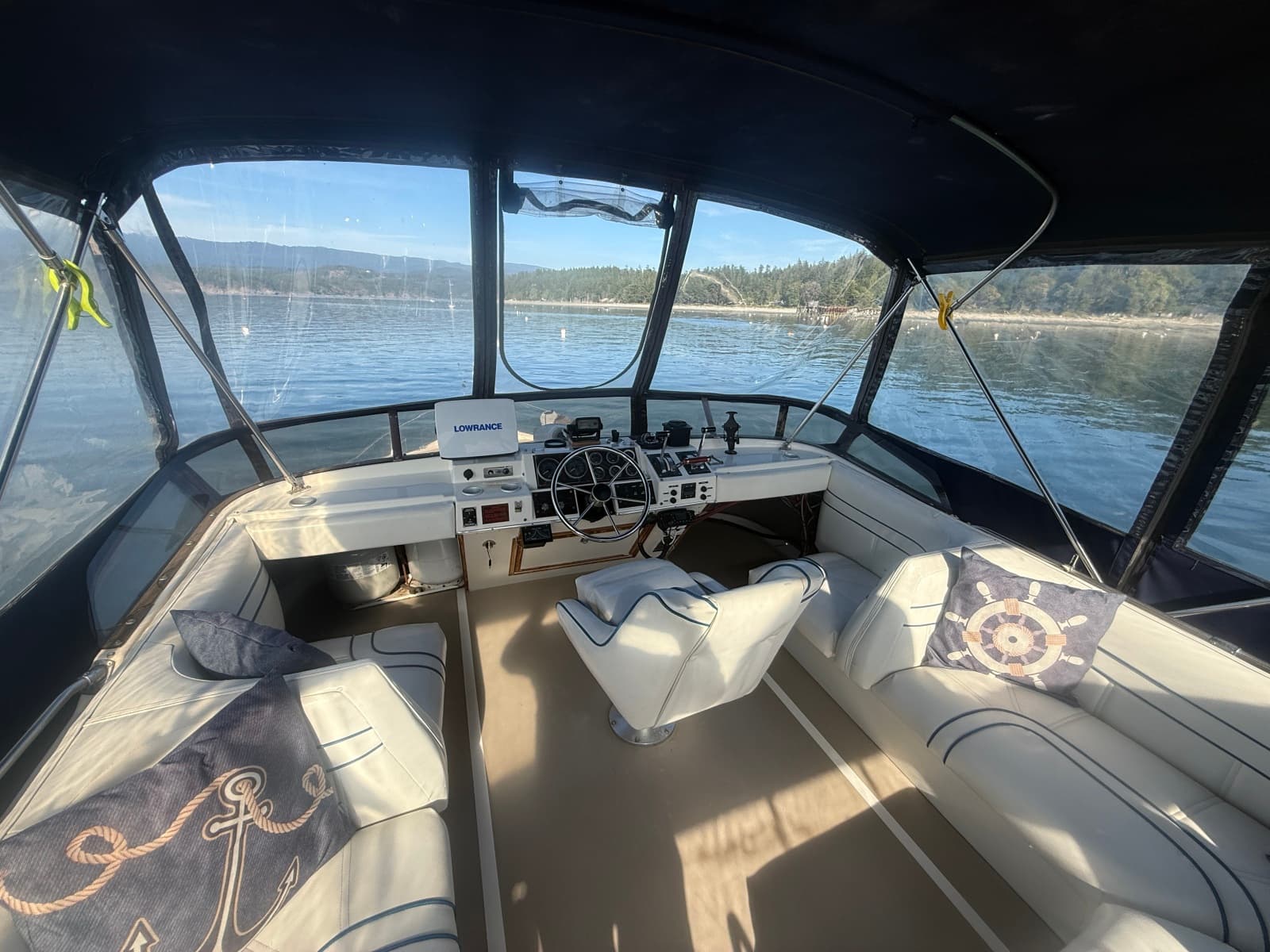 1985 Bayliner 3870 Motoryacht - Photo 22