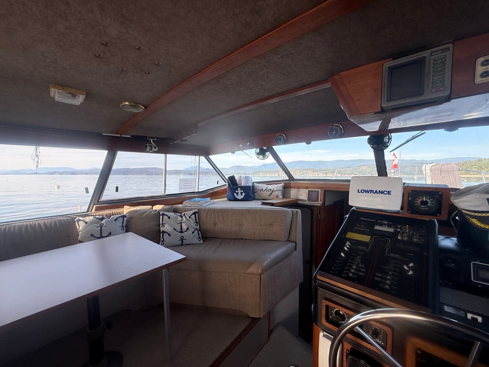 1985 Bayliner 3870 Motoryacht - Photo 32