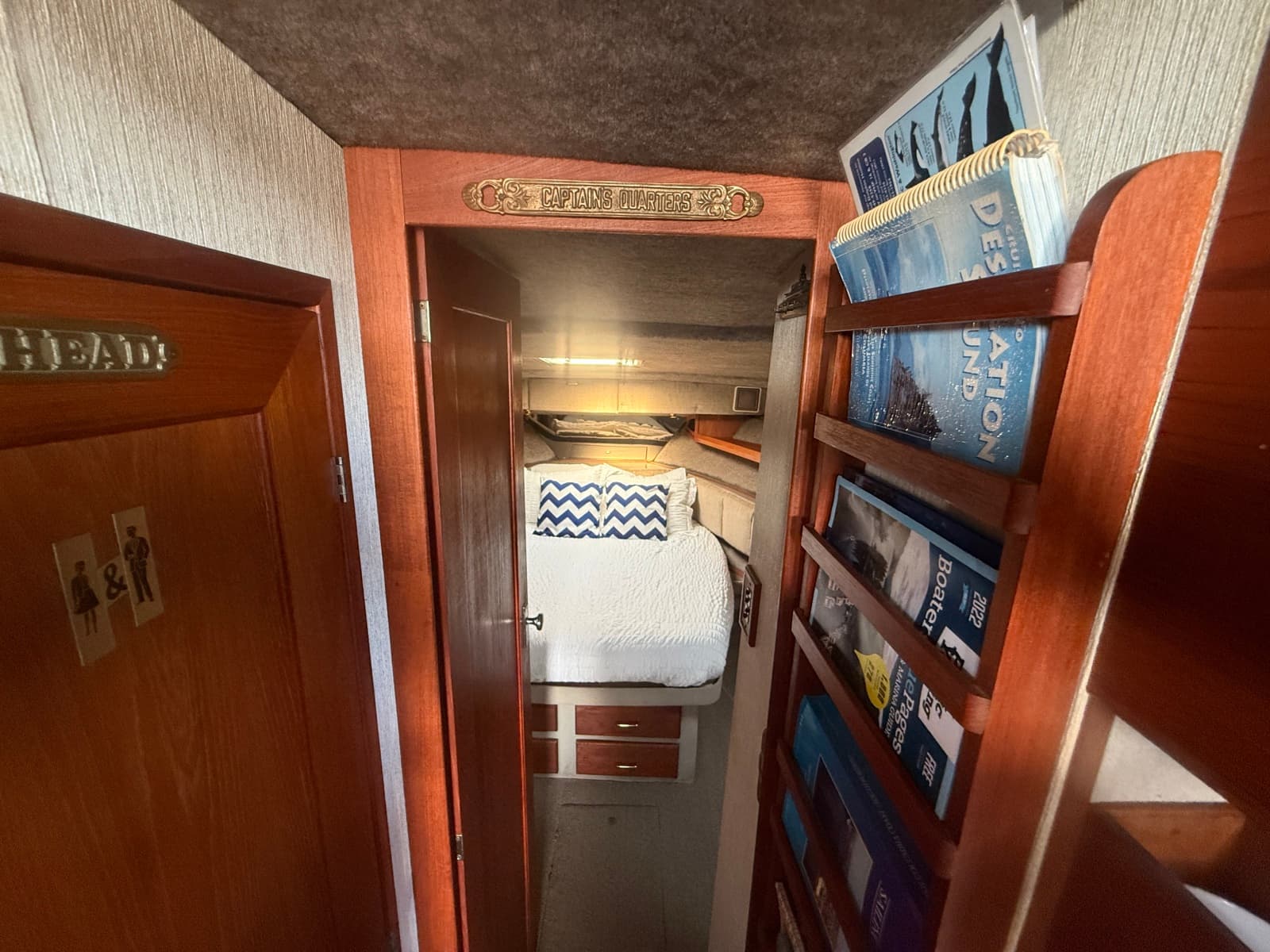 1985 Bayliner 3870 Motoryacht - Photo 45