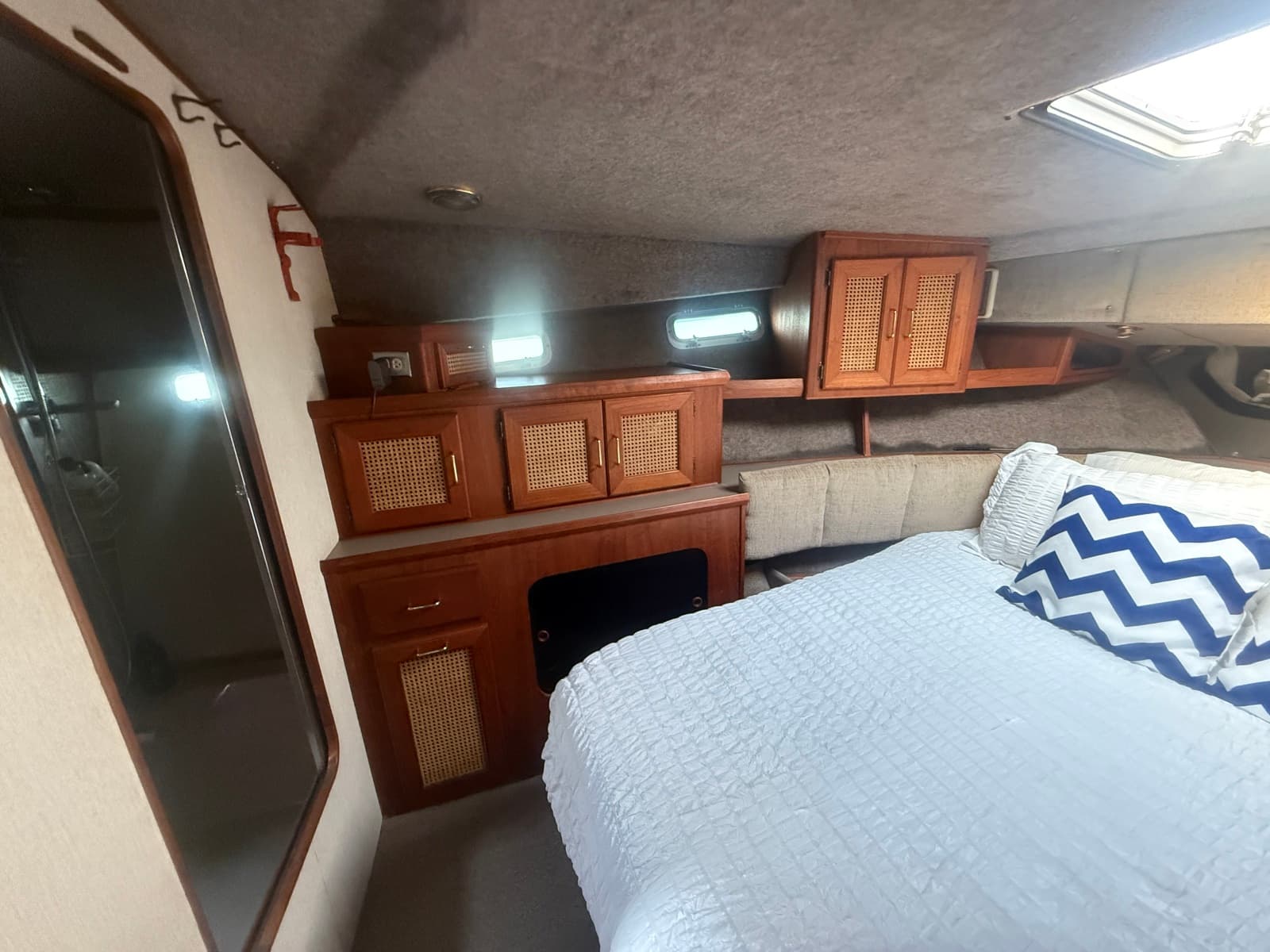 1985 Bayliner 3870 Motoryacht - Photo 56