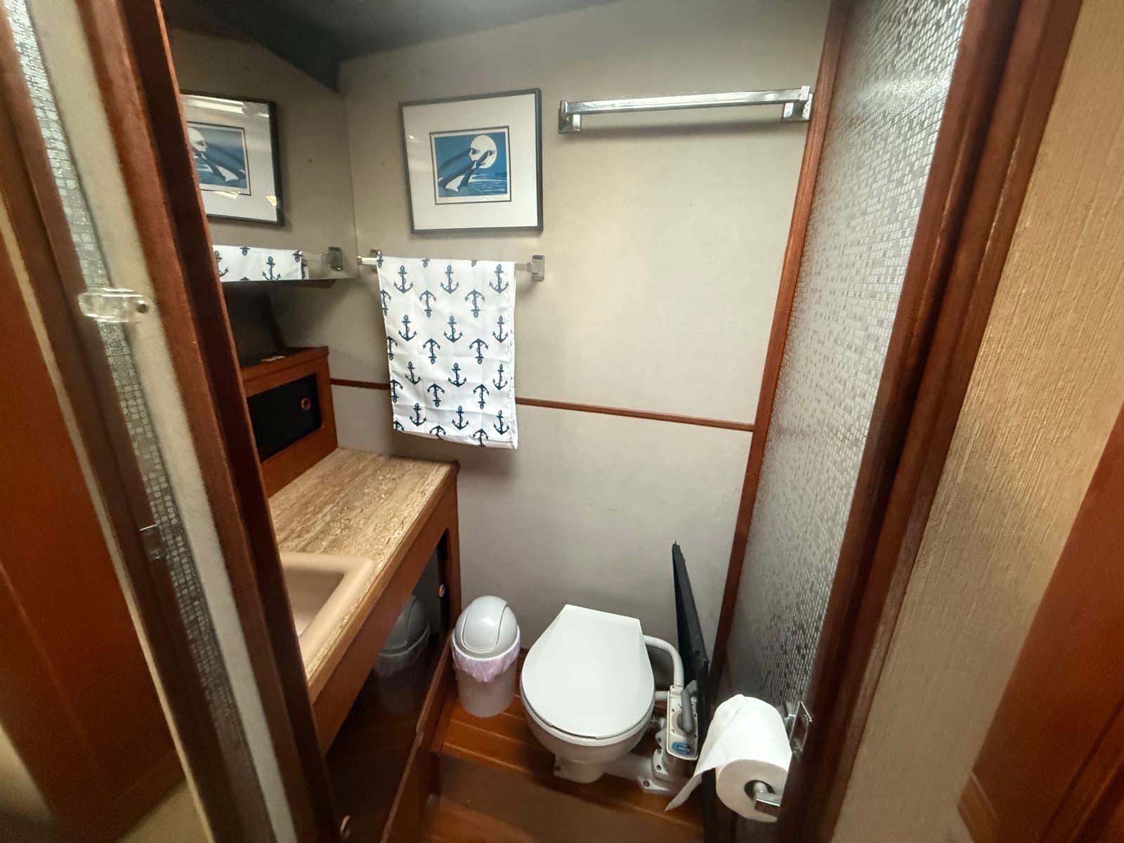 1985 Bayliner 3870 Motoryacht - Photo 58