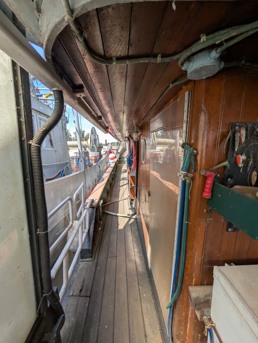 1941 Custom Armstrong Bros. Custom Wooden Trawler Liveaboard Vessel - Photo 9