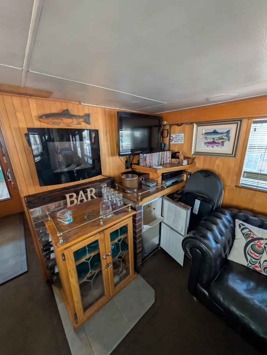 1941 Custom Armstrong Bros. Custom Wooden Trawler Liveaboard Vessel - Photo 22