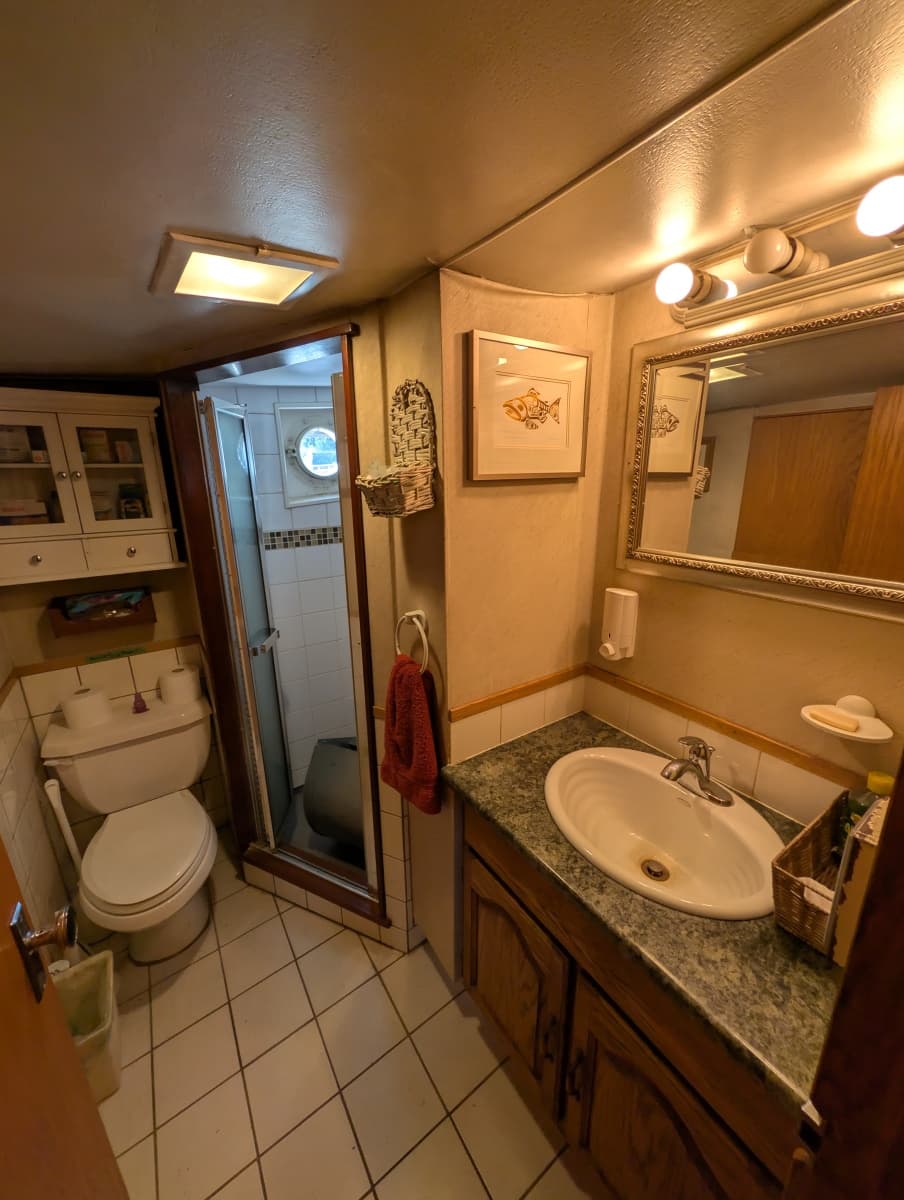 1941 Custom Armstrong Bros. Custom Wooden Trawler Liveaboard Vessel - Photo 31
