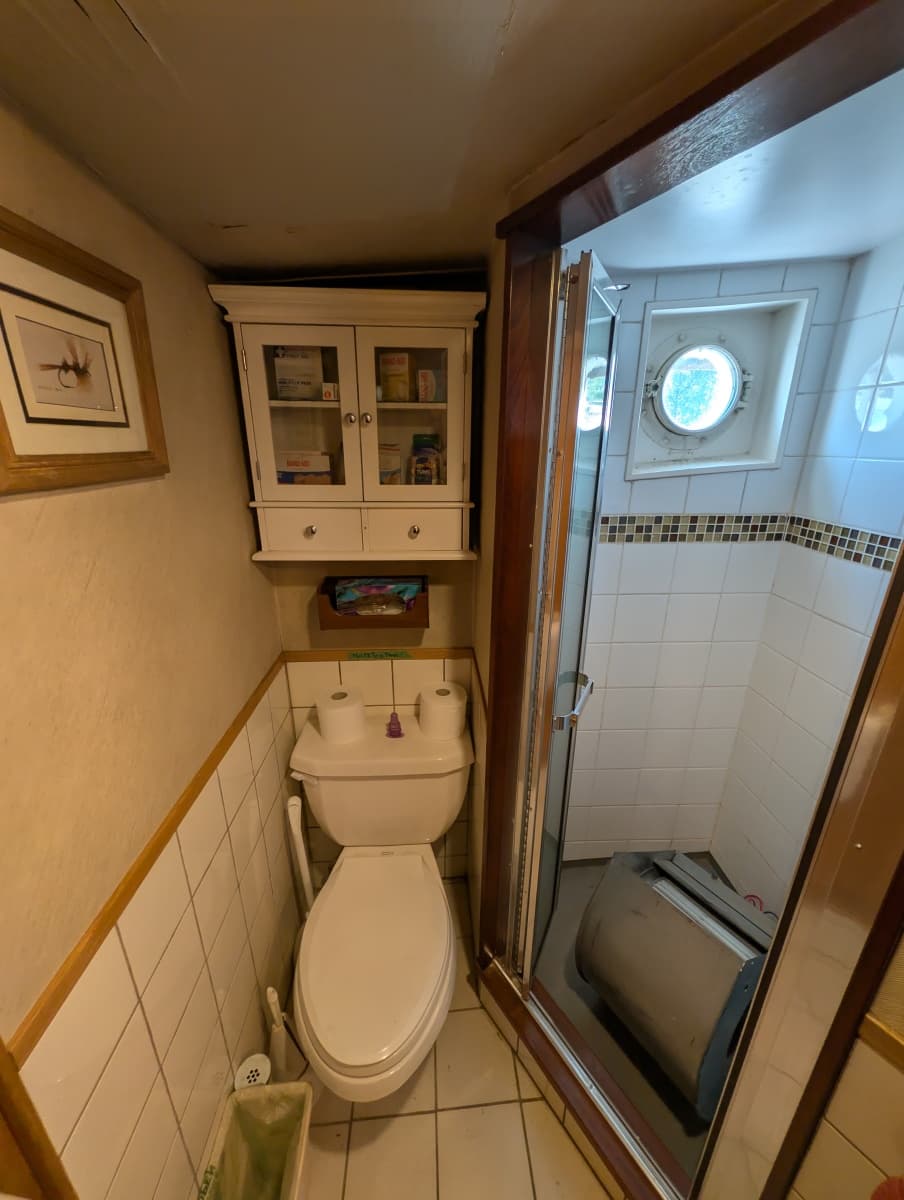 1941 Custom Armstrong Bros. Custom Wooden Trawler Liveaboard Vessel - Photo 32