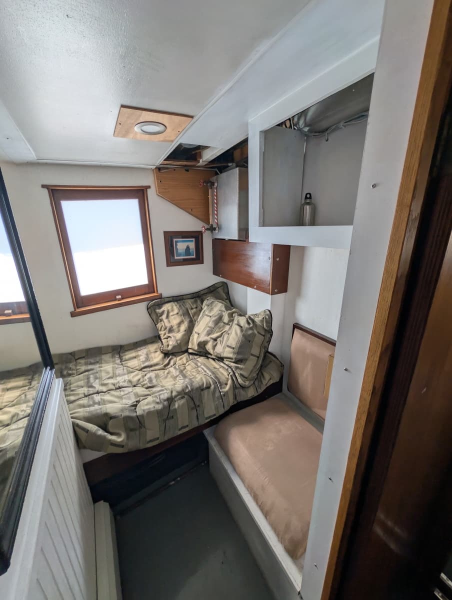 1941 Custom Armstrong Bros. Custom Wooden Trawler Liveaboard Vessel - Photo 45