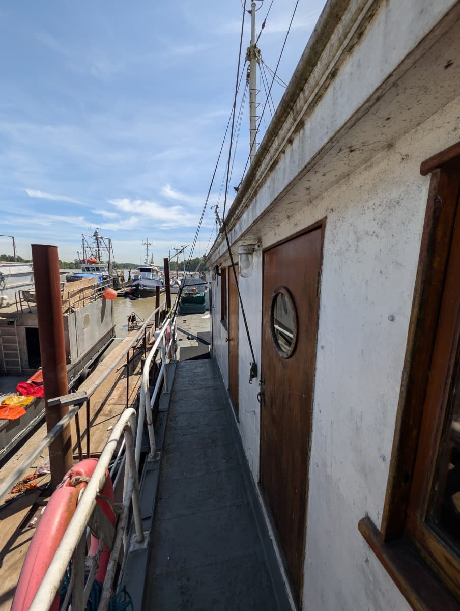 1941 Custom Armstrong Bros. Custom Wooden Trawler Liveaboard Vessel - Photo 48