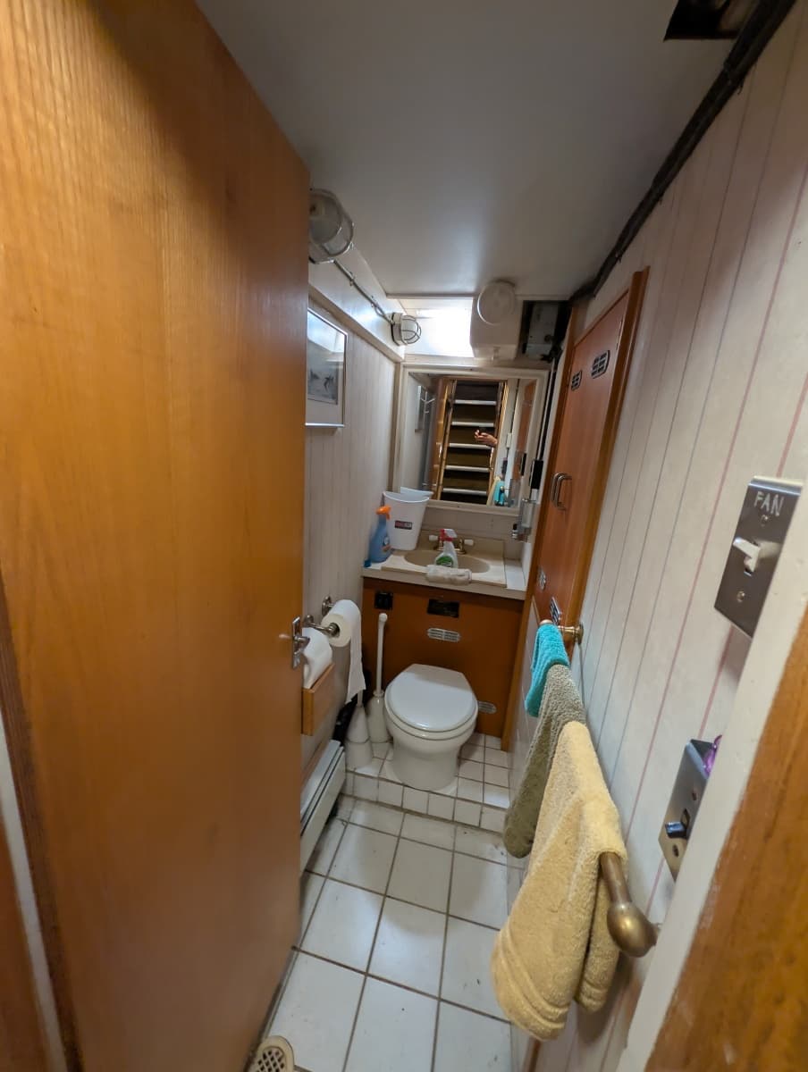 1941 Custom Armstrong Bros. Custom Wooden Trawler Liveaboard Vessel - Photo 56