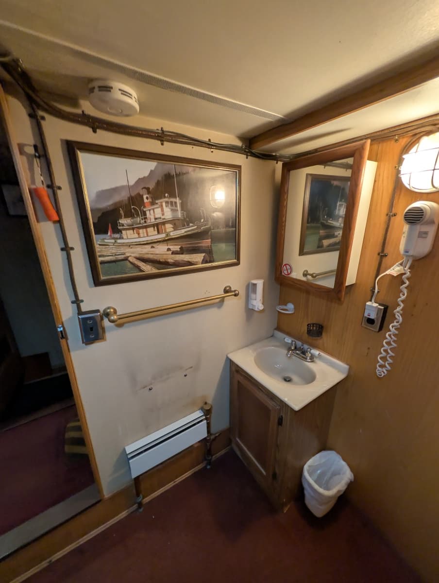 1941 Custom Armstrong Bros. Custom Wooden Trawler Liveaboard Vessel - Photo 58