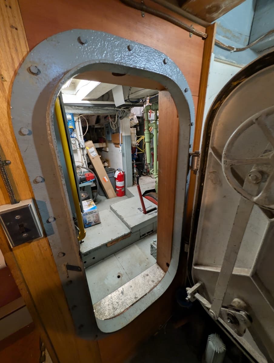 1941 Custom Armstrong Bros. Custom Wooden Trawler Liveaboard Vessel - Photo 63