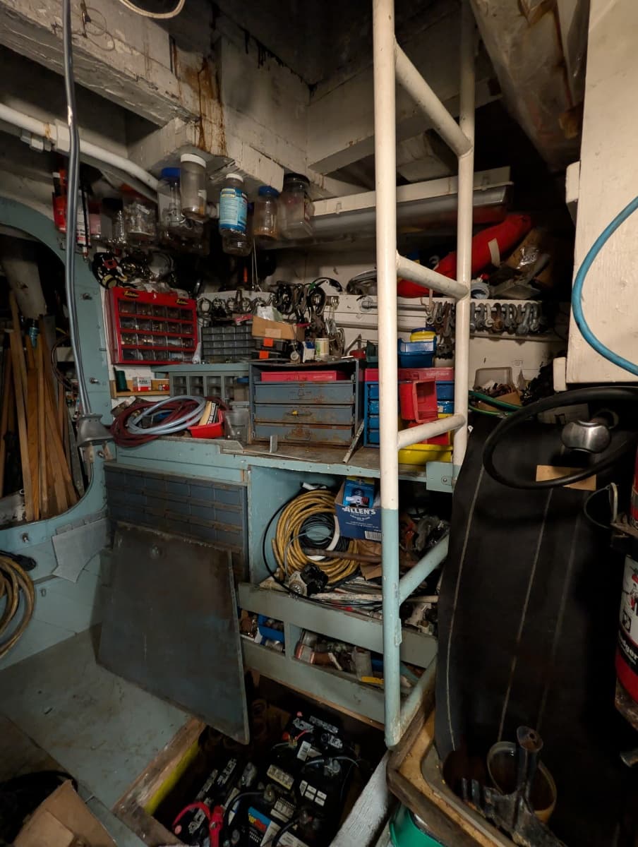 1941 Custom Armstrong Bros. Custom Wooden Trawler Liveaboard Vessel - Photo 71