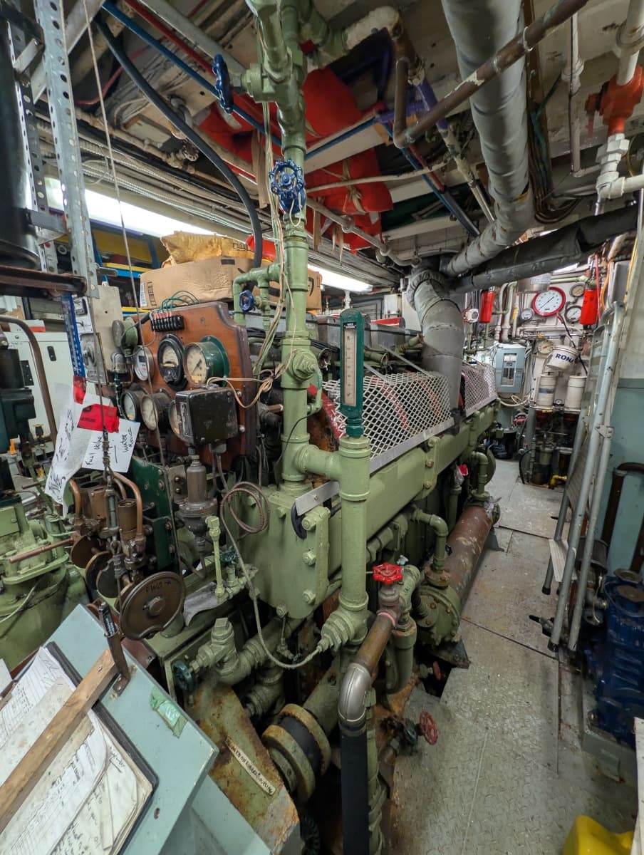1941 Custom Armstrong Bros. Custom Wooden Trawler Liveaboard Vessel - Photo 75