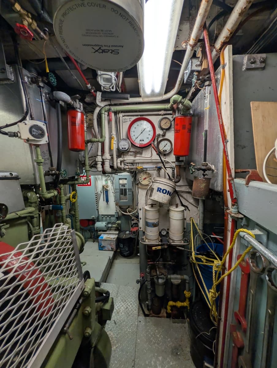 1941 Custom Armstrong Bros. Custom Wooden Trawler Liveaboard Vessel - Photo 77