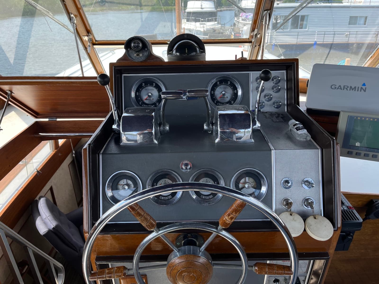 1967 Chris-Craft Constellation - Photo 9