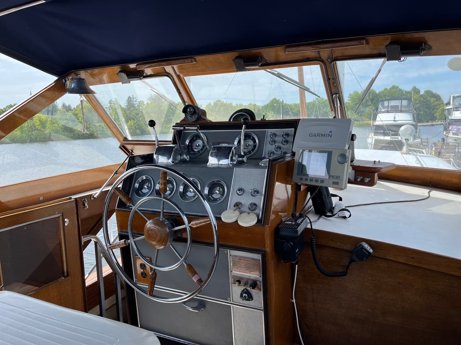1967 Chris-Craft Constellation - Photo 8