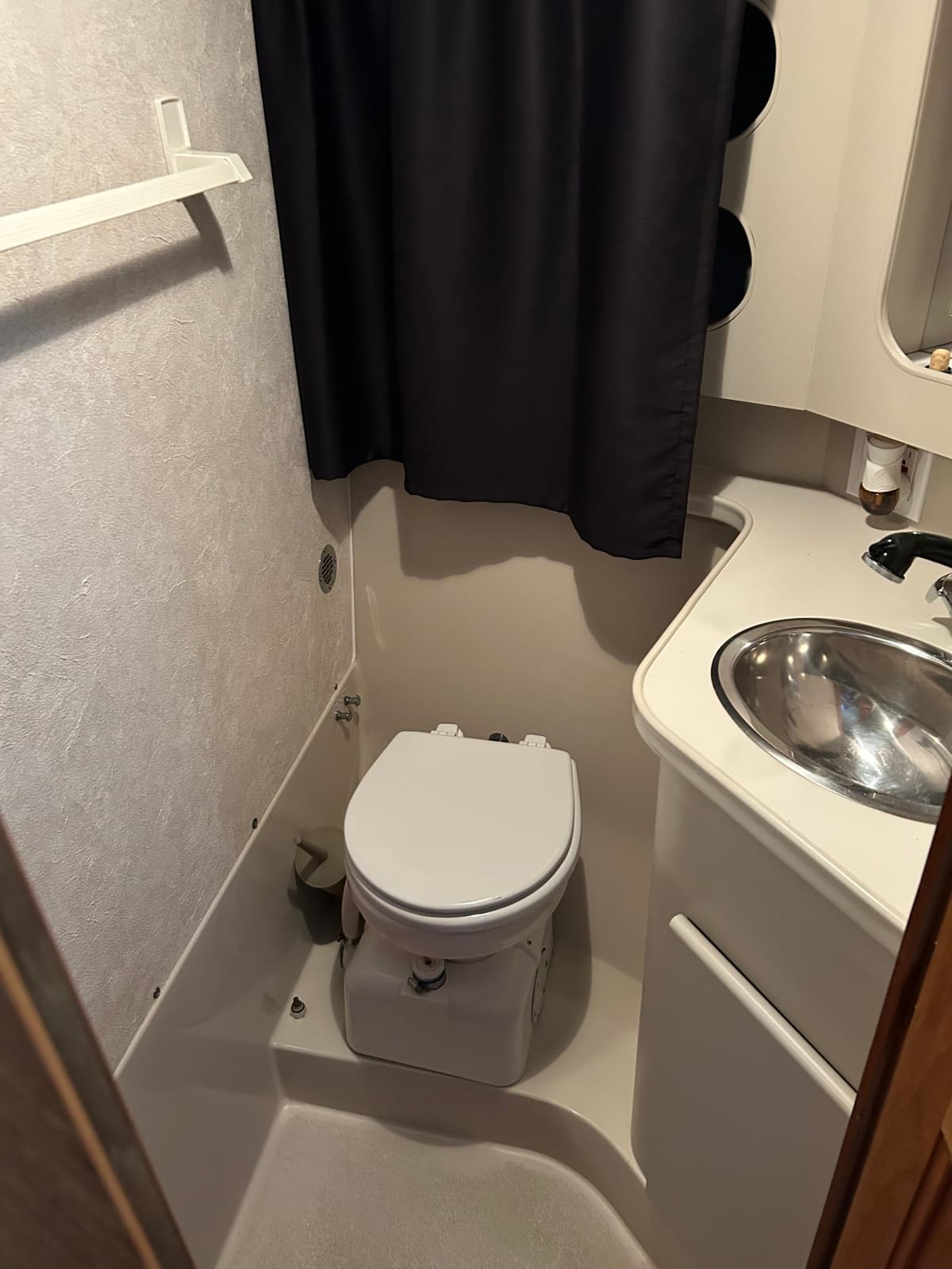 1991 Carver 3608 Aft Cabin MY - Photo 24