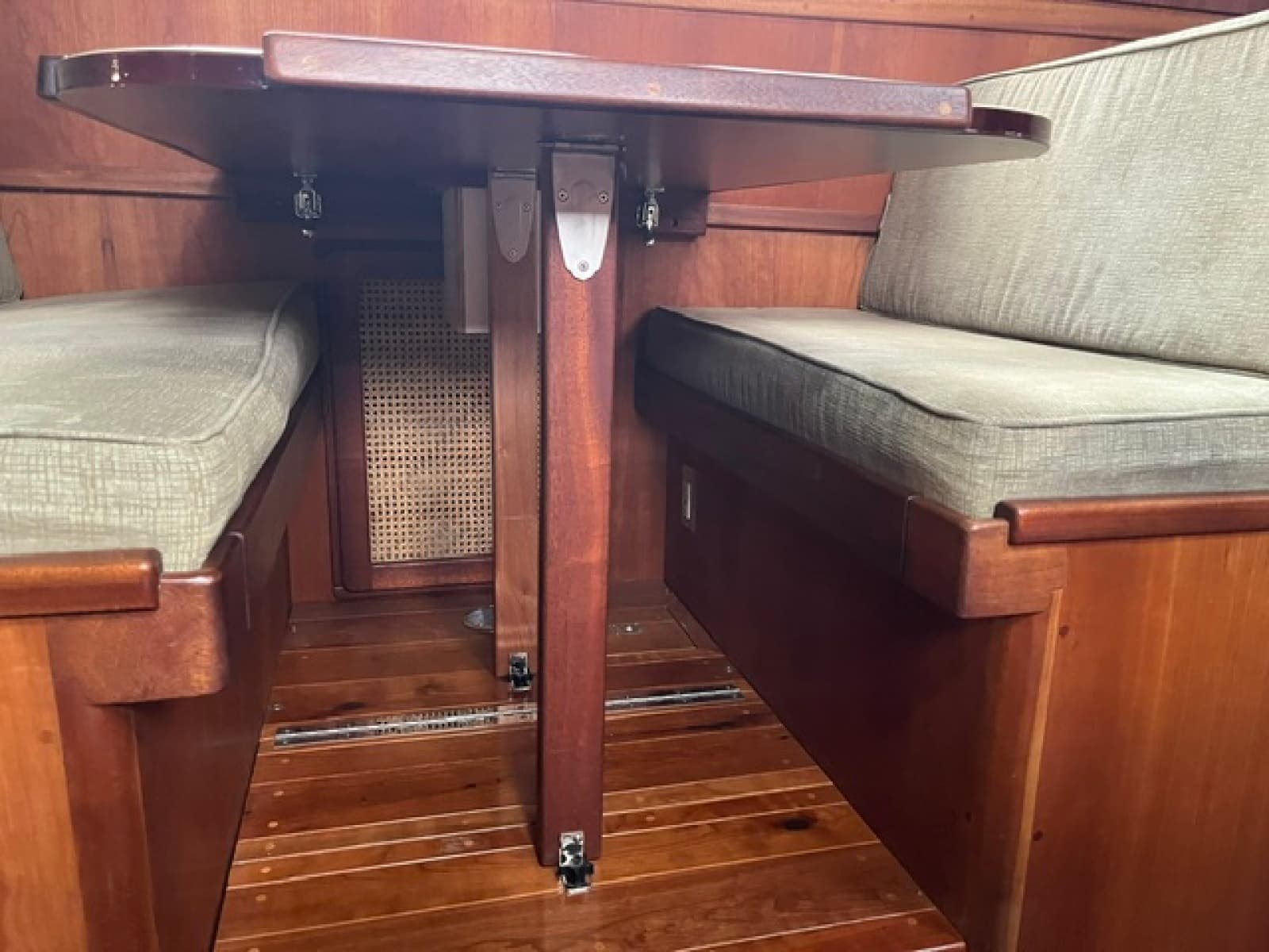 2020 Bruce Roberts 46  Pilothouse - Photo 30