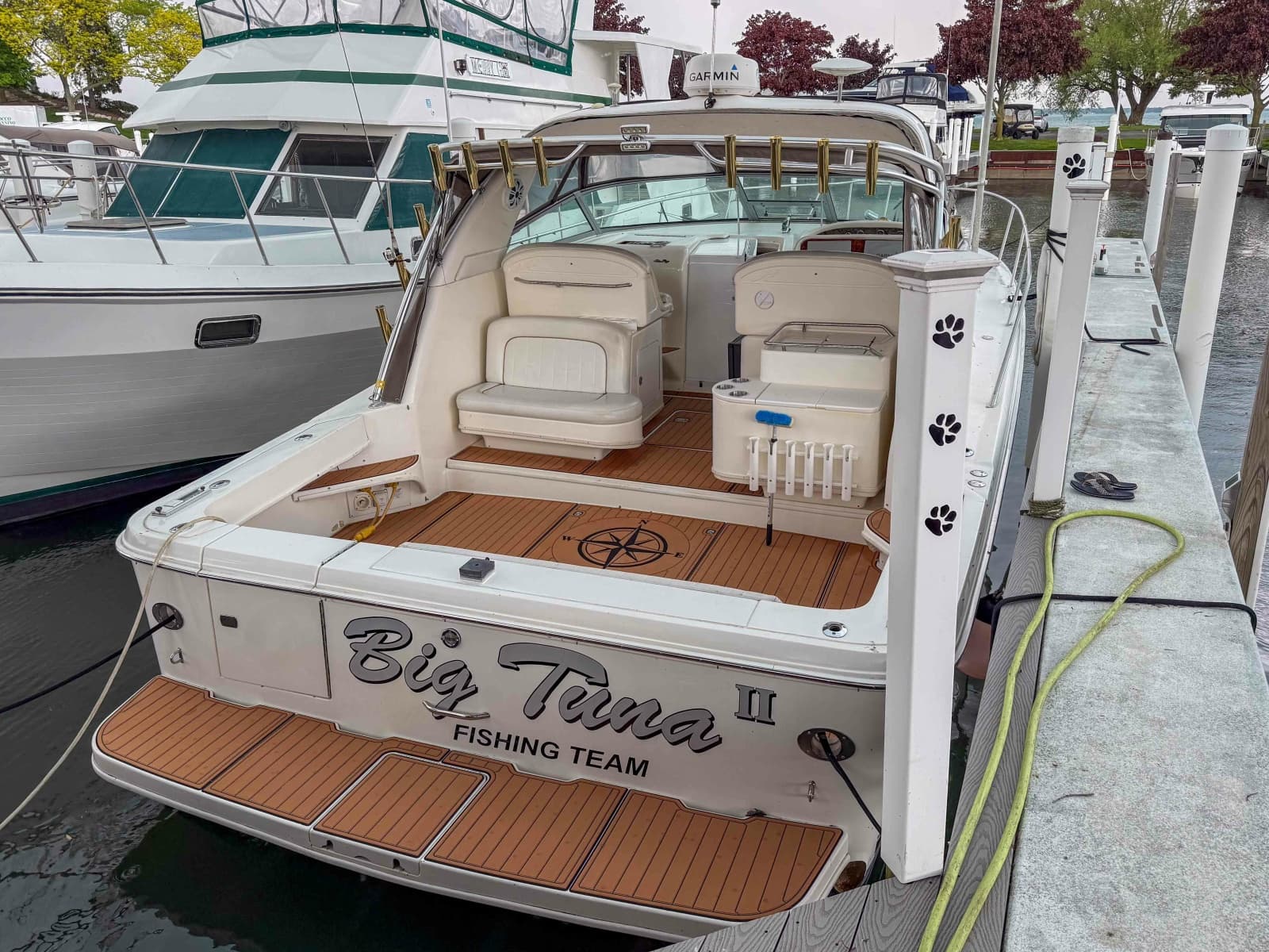 1997 Sea Ray 330 Express Cruiser - Photo 2