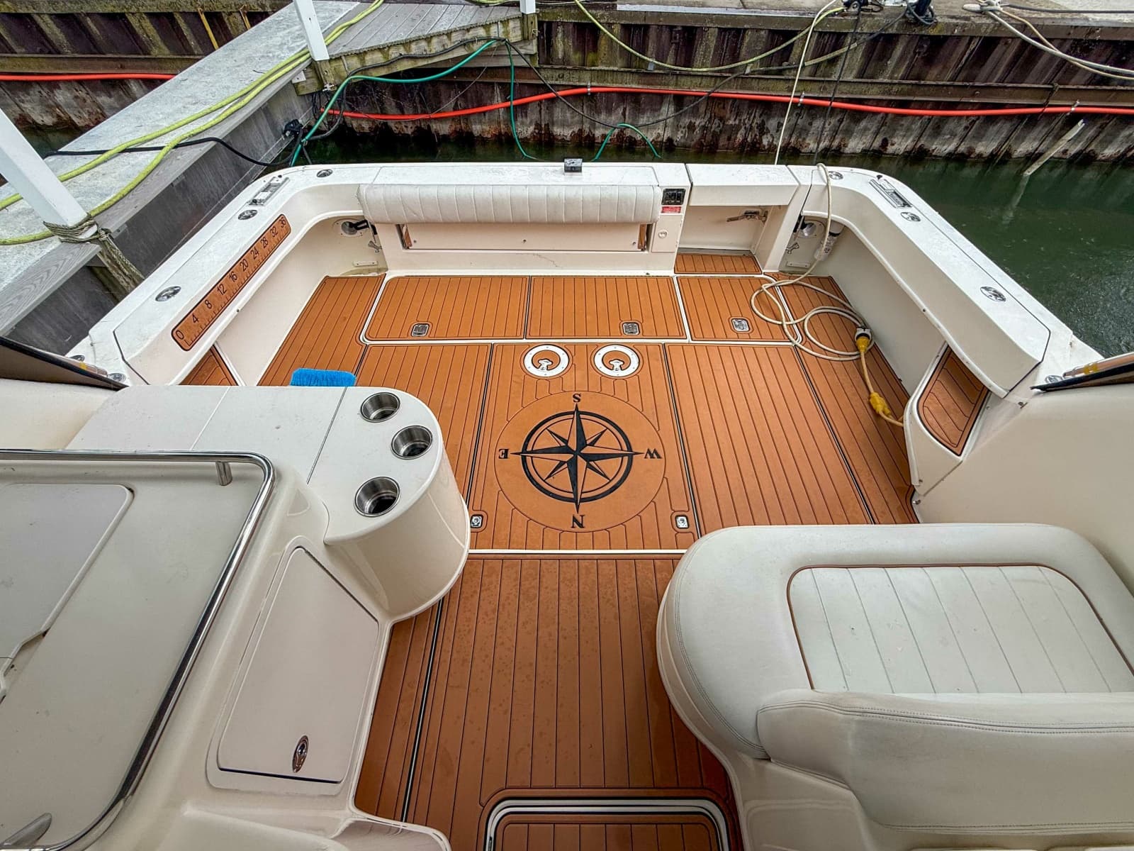 1997 Sea Ray 330 Express Cruiser - Photo 7