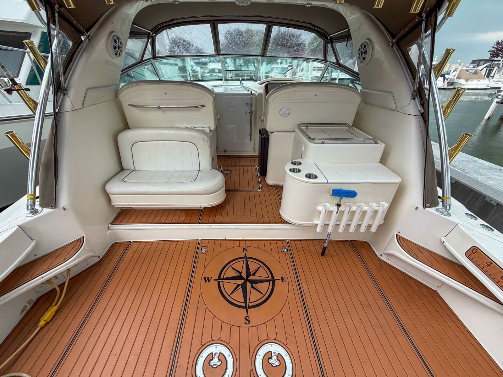 1997 Sea Ray 330 Express Cruiser - Photo 8