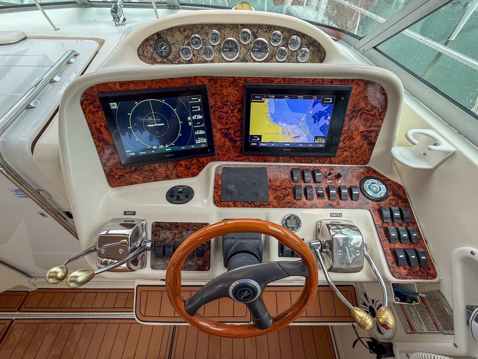 1997 Sea Ray 330 Express Cruiser - Photo 13