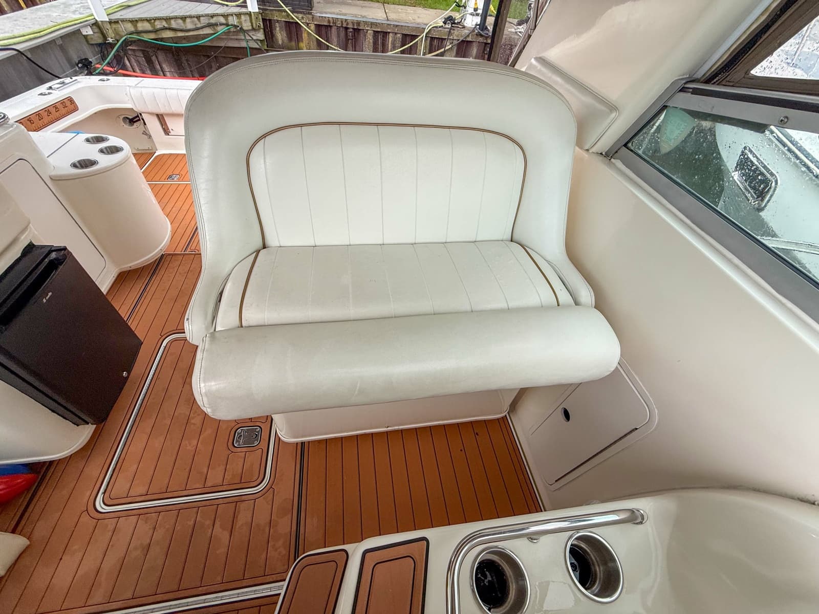 1997 Sea Ray 330 Express Cruiser - Photo 16