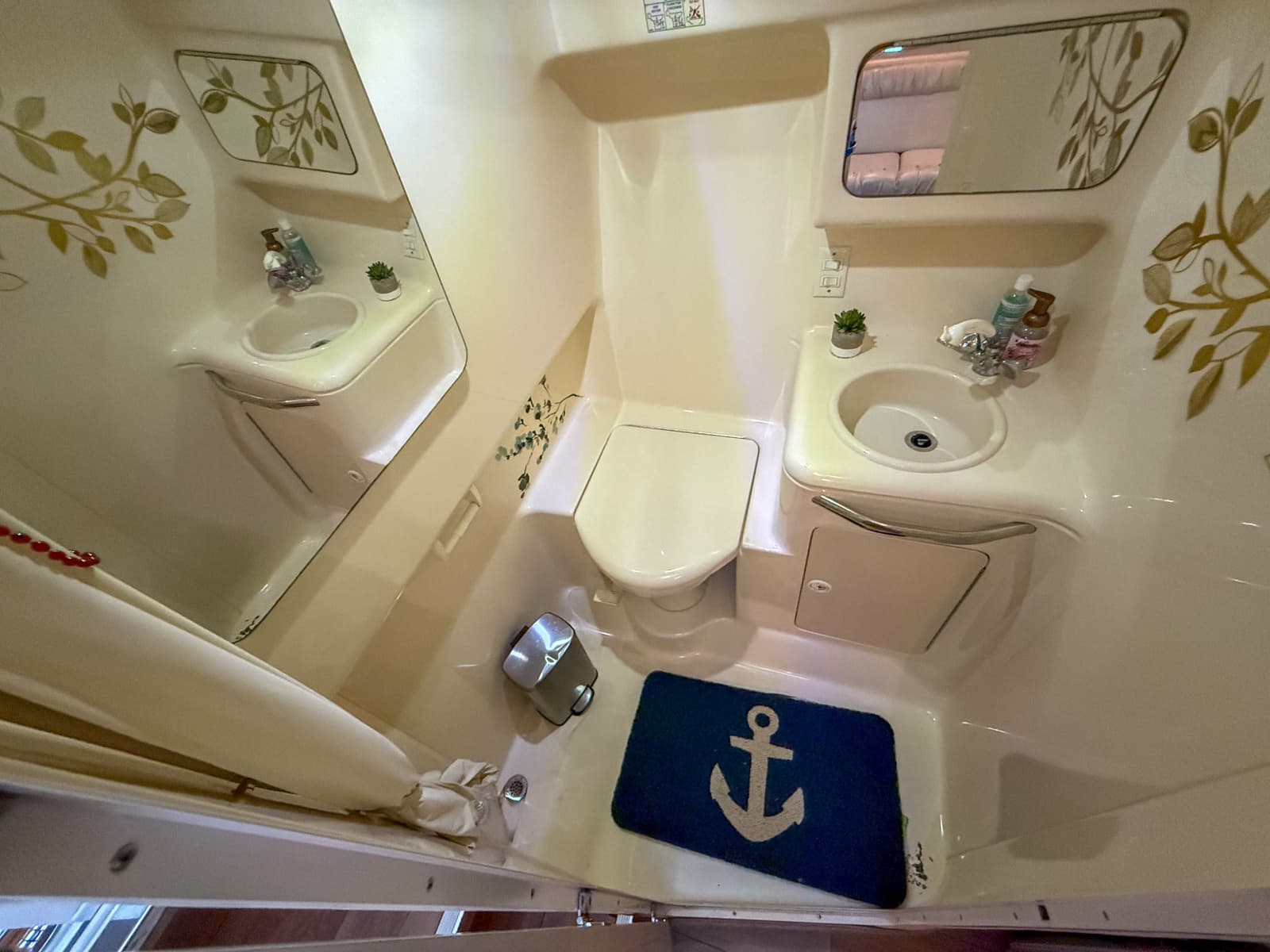 1997 Sea Ray 330 Express Cruiser - Photo 24