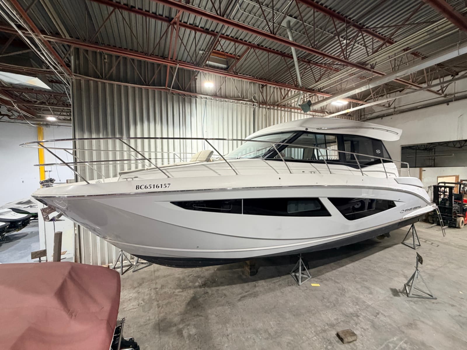 2019 Regal 42 Grande Coupe - Photo 4