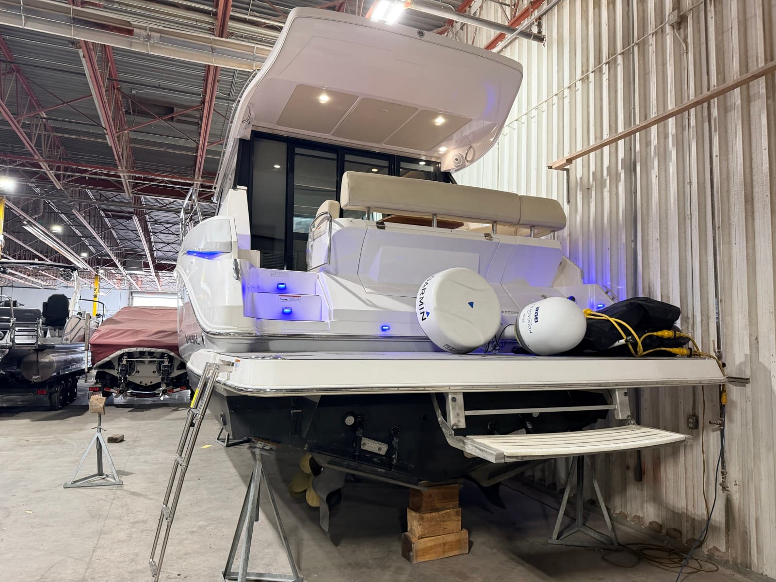 2019 Regal 42 Grande Coupe - Photo 6