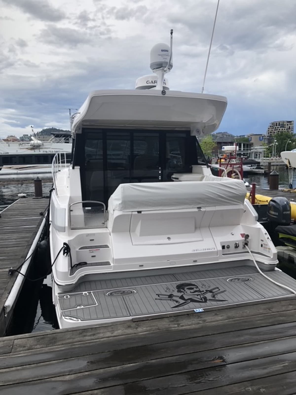 2019 Regal 42 Grande Coupe - Photo 2