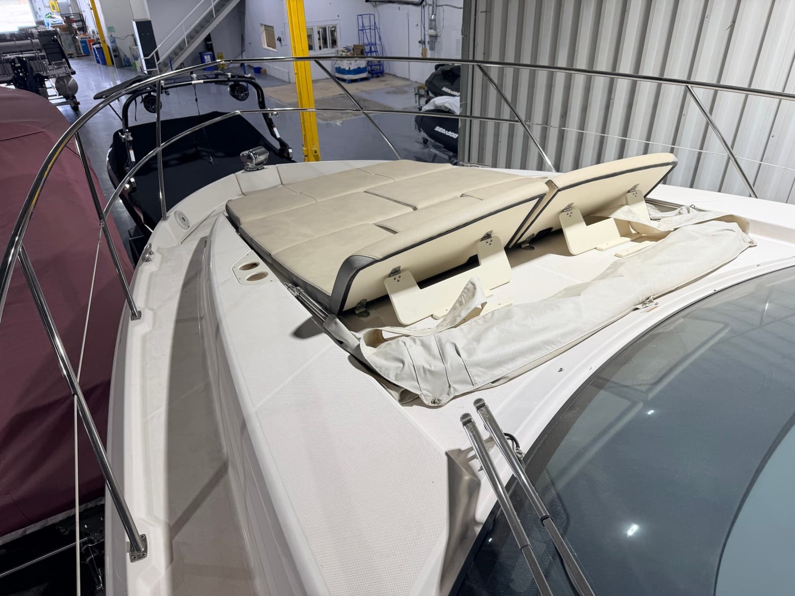 2019 Regal 42 Grande Coupe - Photo 35