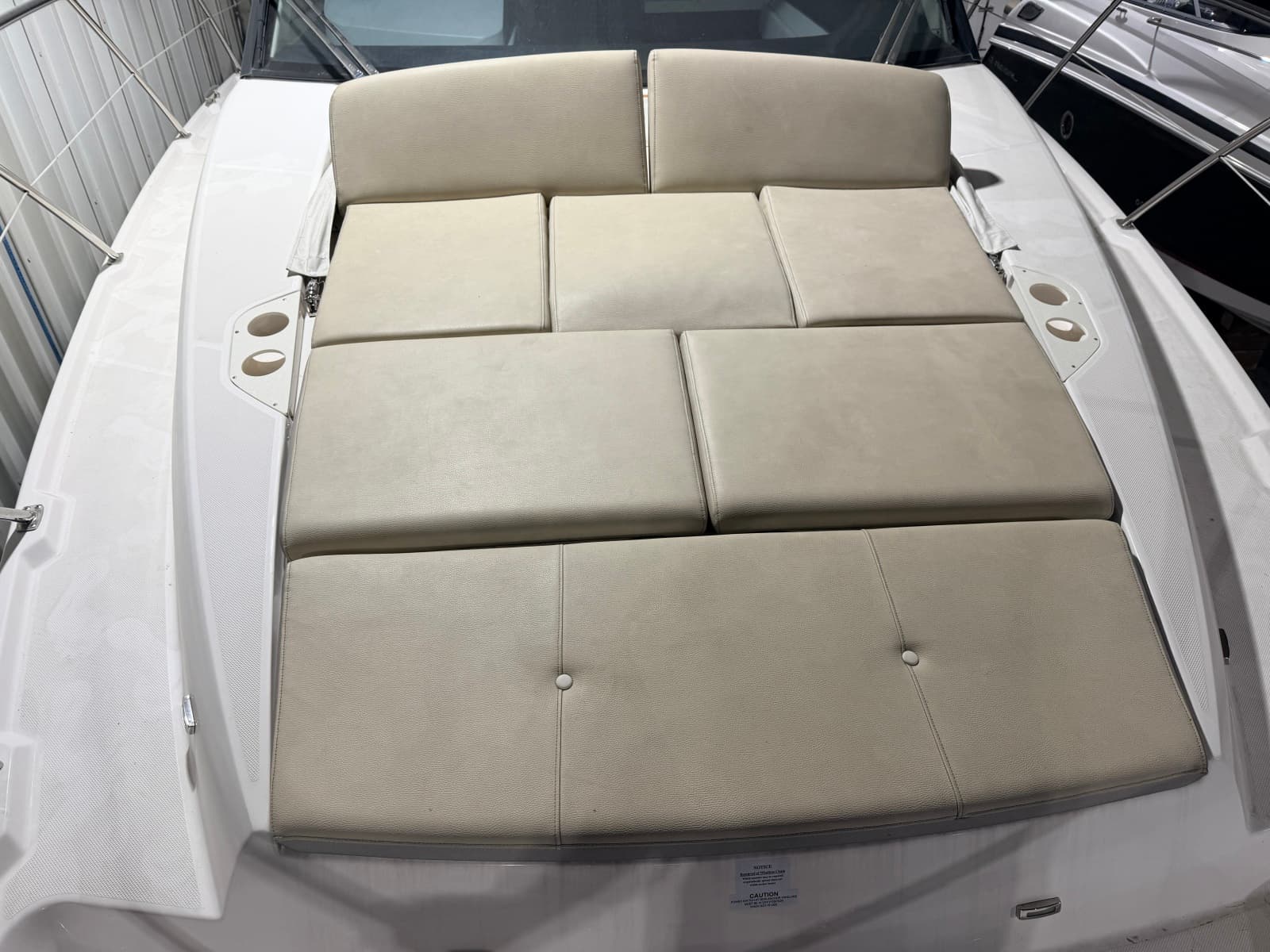 2019 Regal 42 Grande Coupe - Photo 38