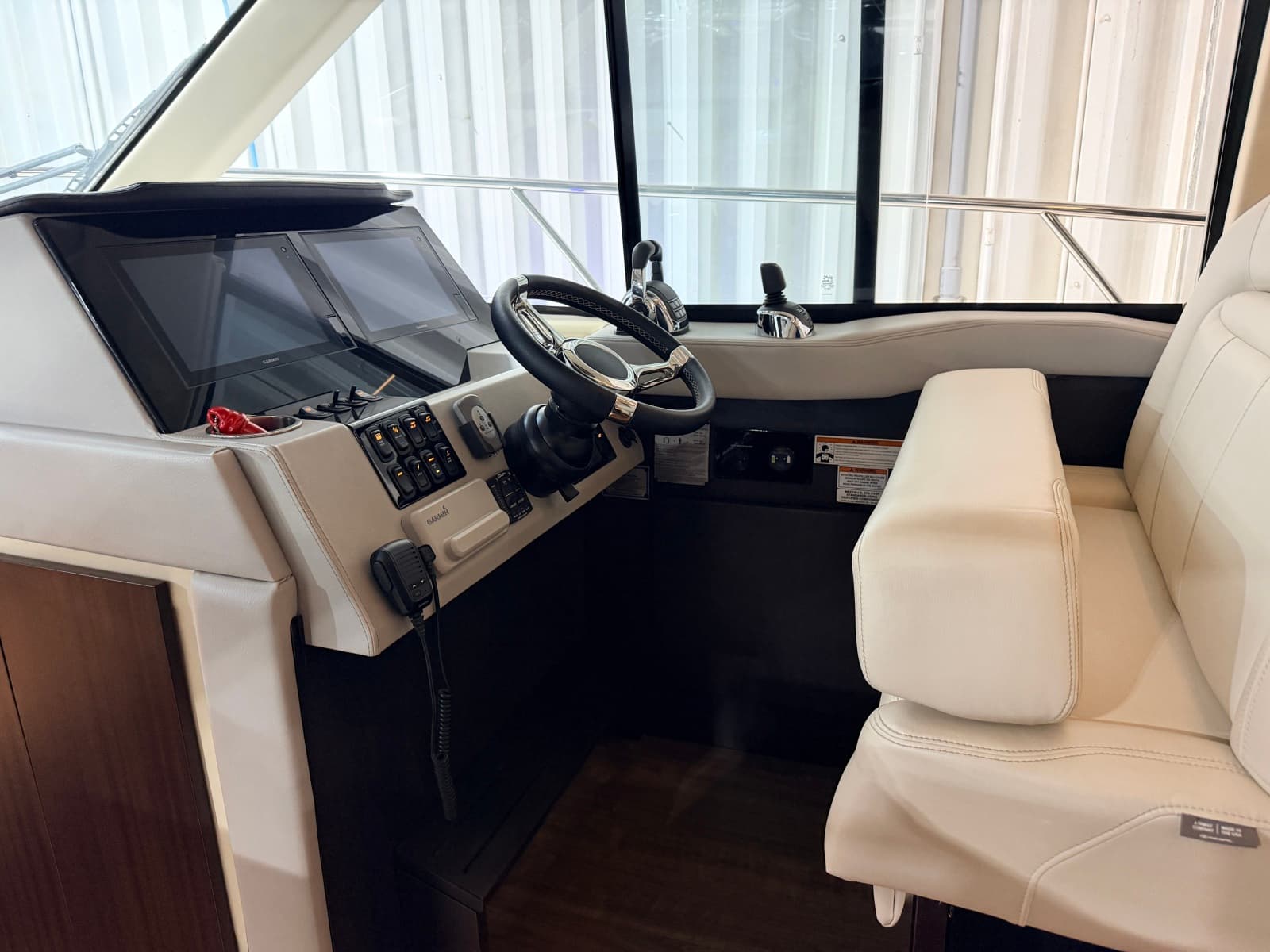 2019 Regal 42 Grande Coupe - Photo 56