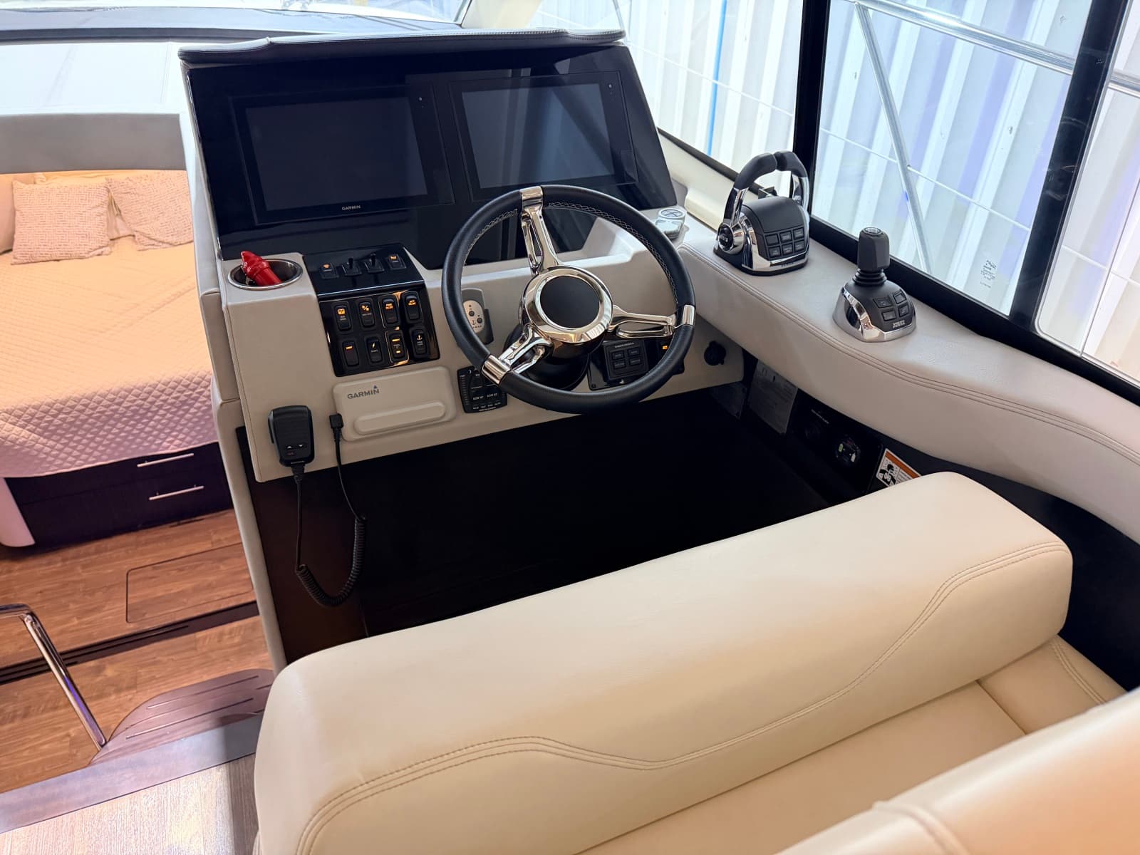 2019 Regal 42 Grande Coupe - Photo 57
