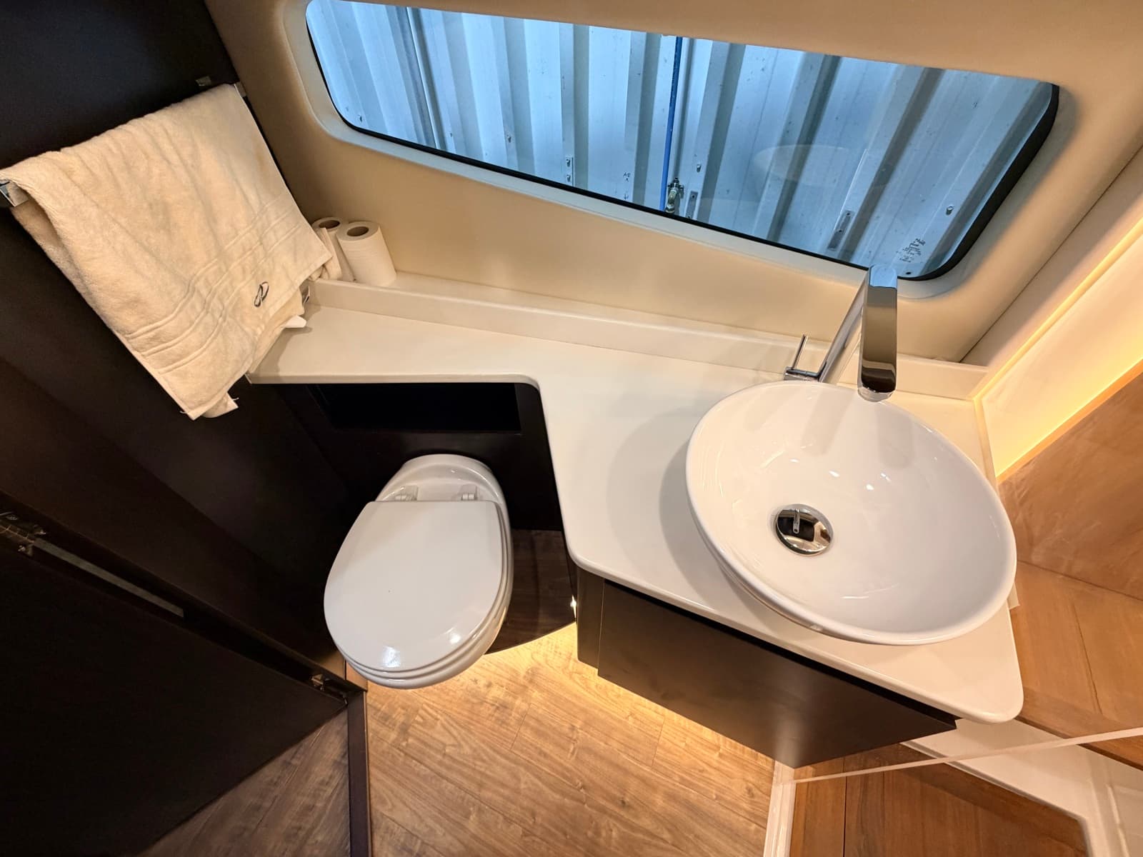2019 Regal 42 Grande Coupe - Photo 80
