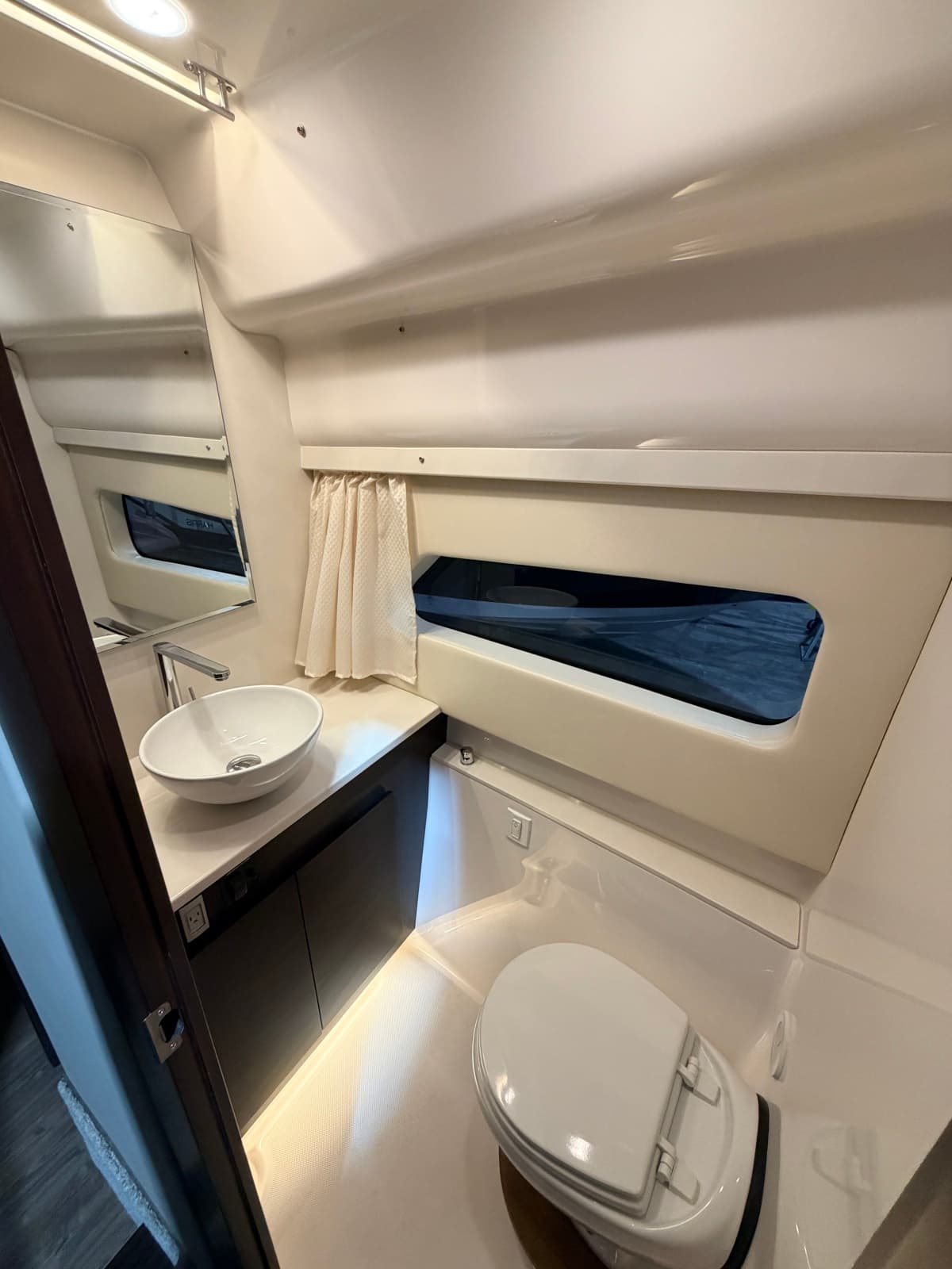 2019 Regal 42 Grande Coupe - Photo 81