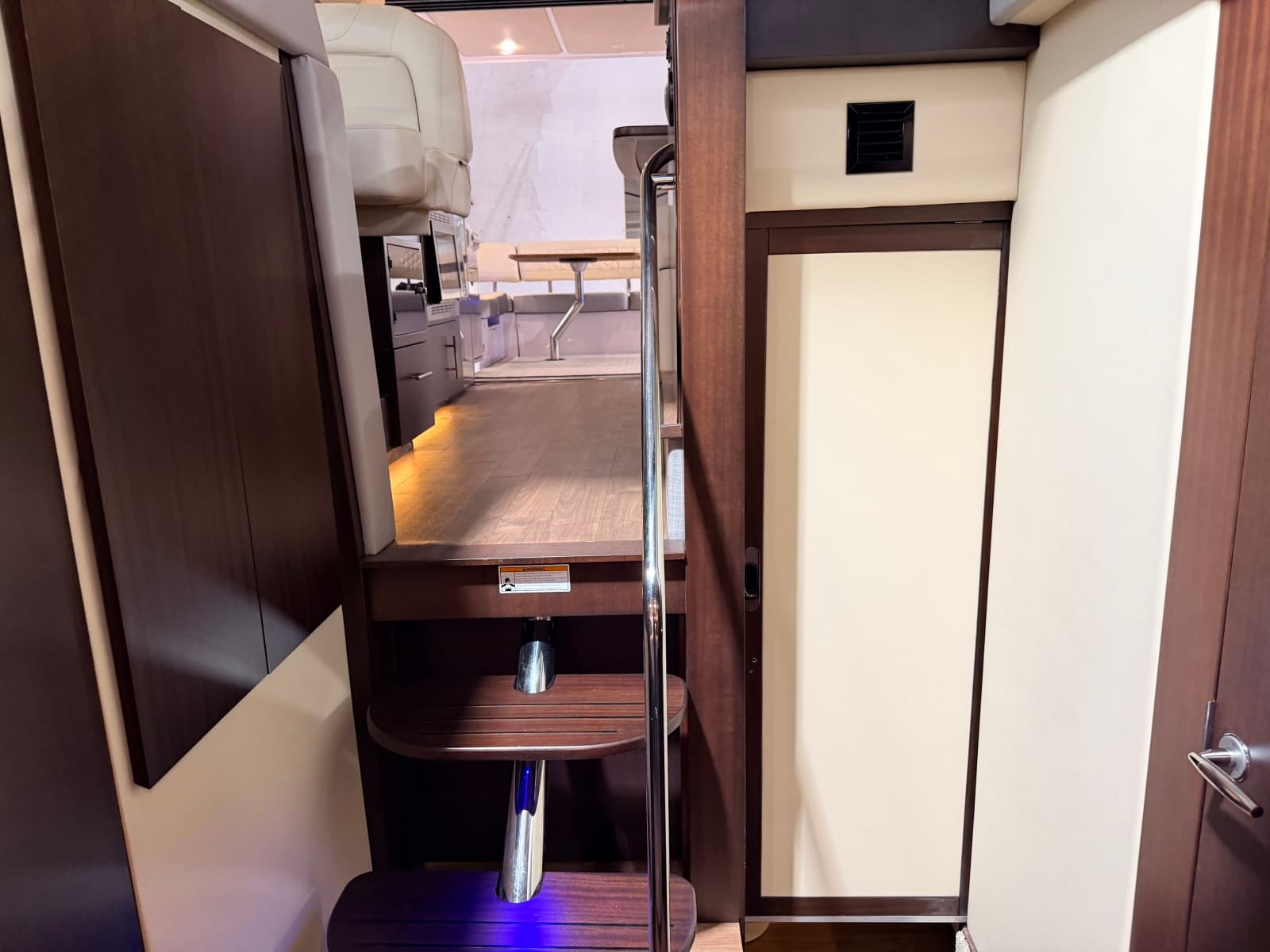 2019 Regal 42 Grande Coupe - Photo 83