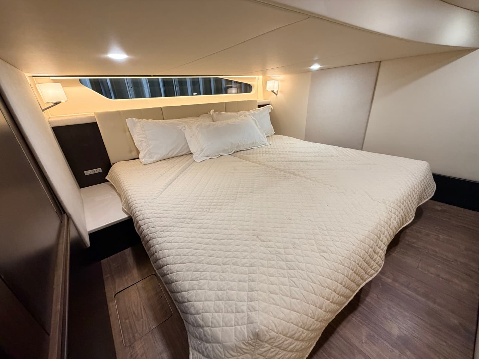 2019 Regal 42 Grande Coupe - Photo 86