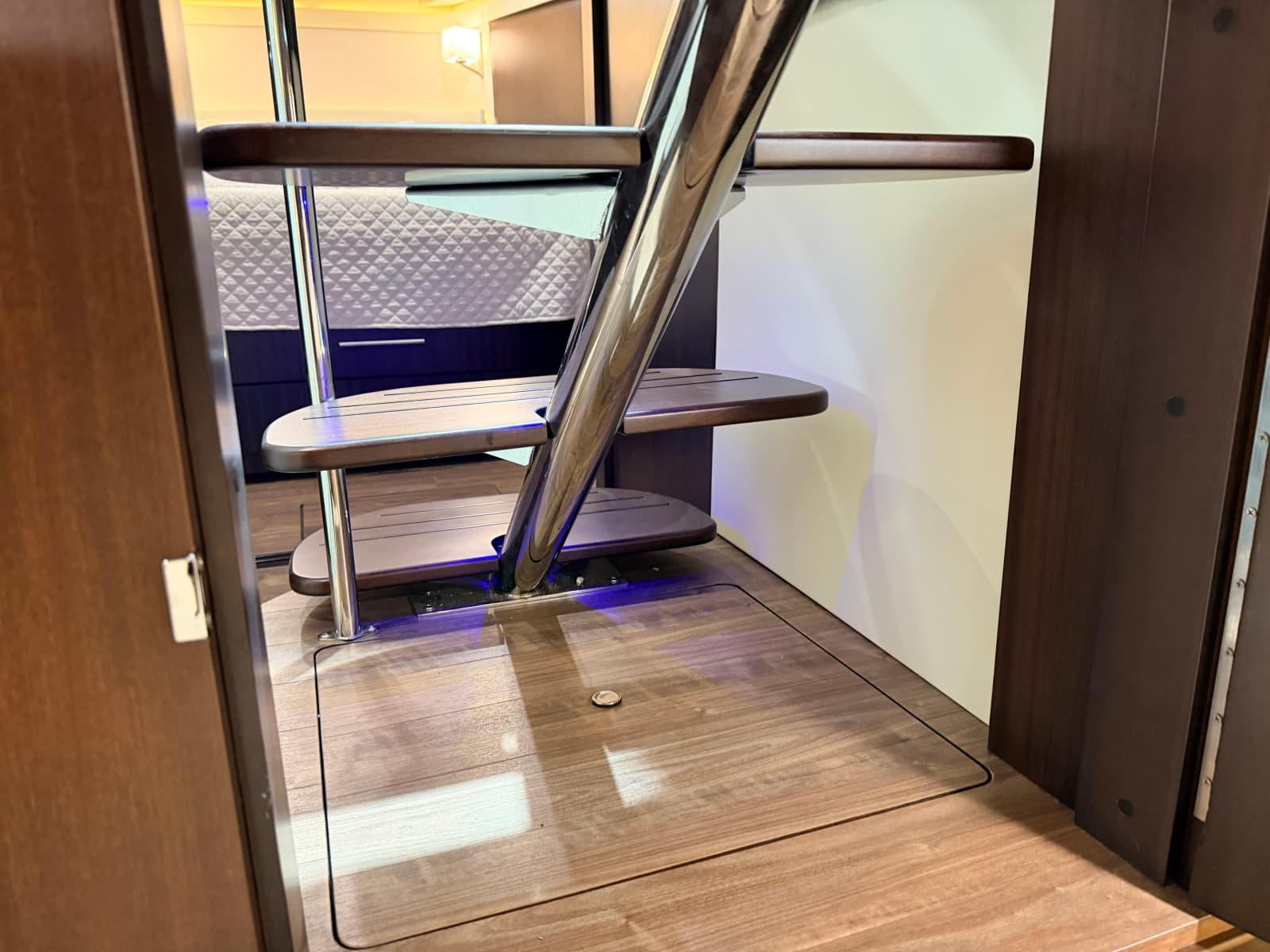 2019 Regal 42 Grande Coupe - Photo 90
