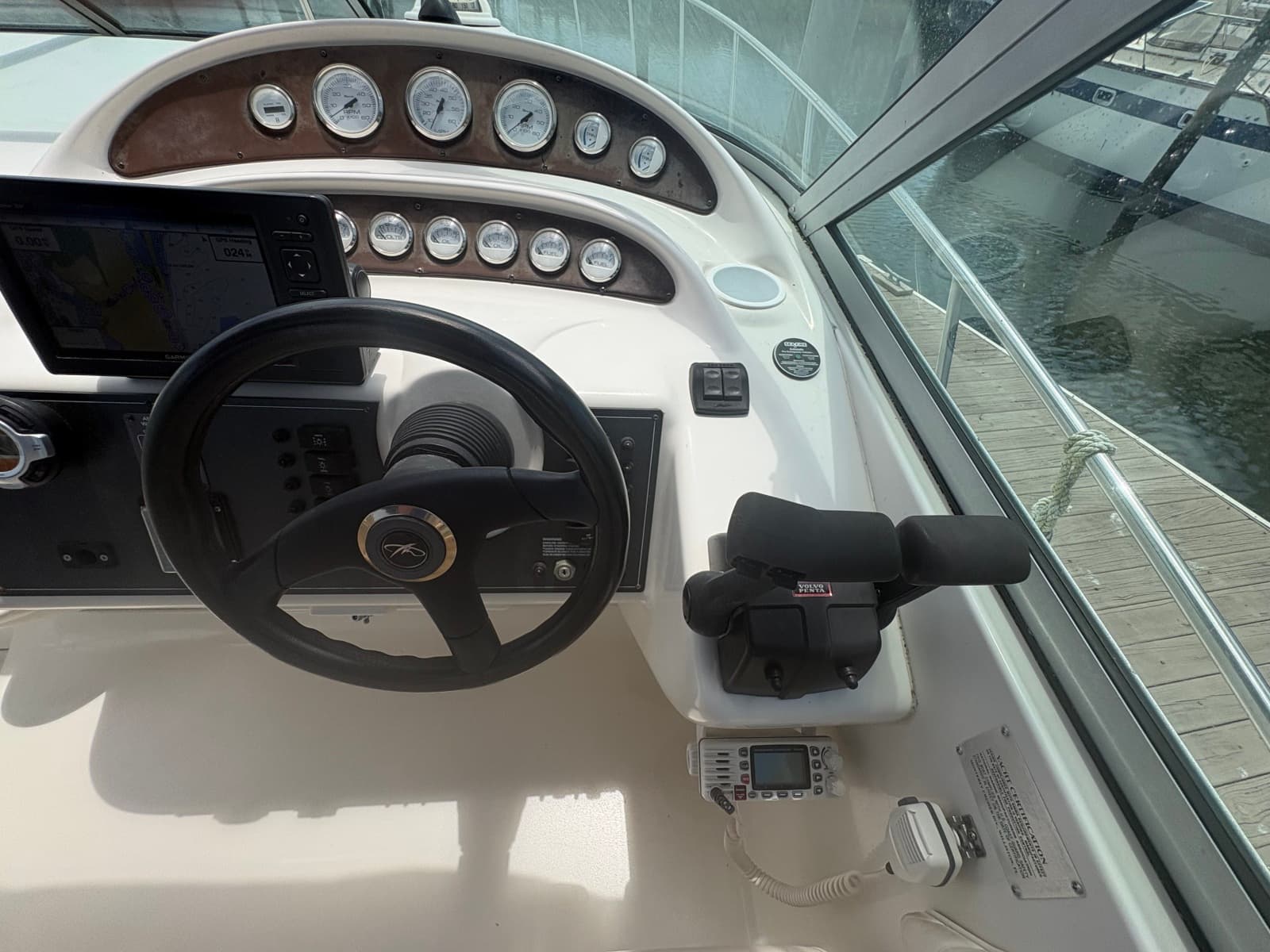 2000 Monterey 322 Cruiser - Photo 18