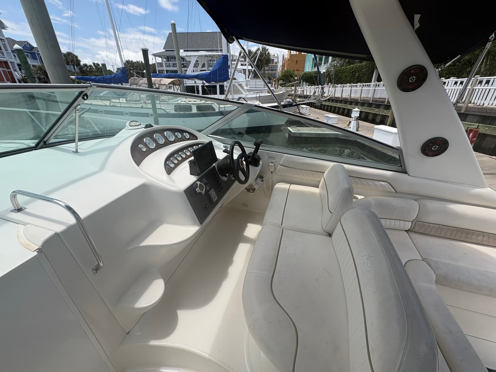 2000 Monterey 322 Cruiser - Photo 19