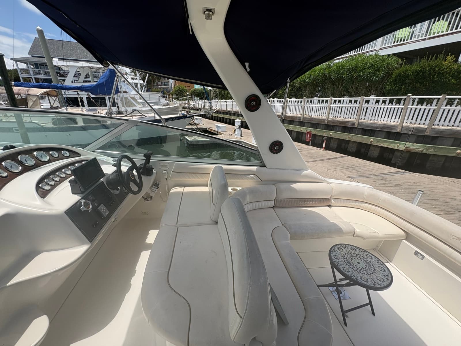 2000 Monterey 322 Cruiser - Photo 20