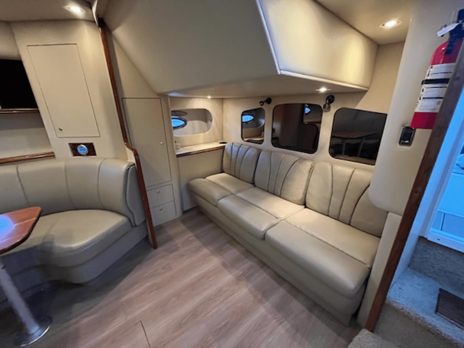 2002 Cruisers Yachts 3672 - Photo 35