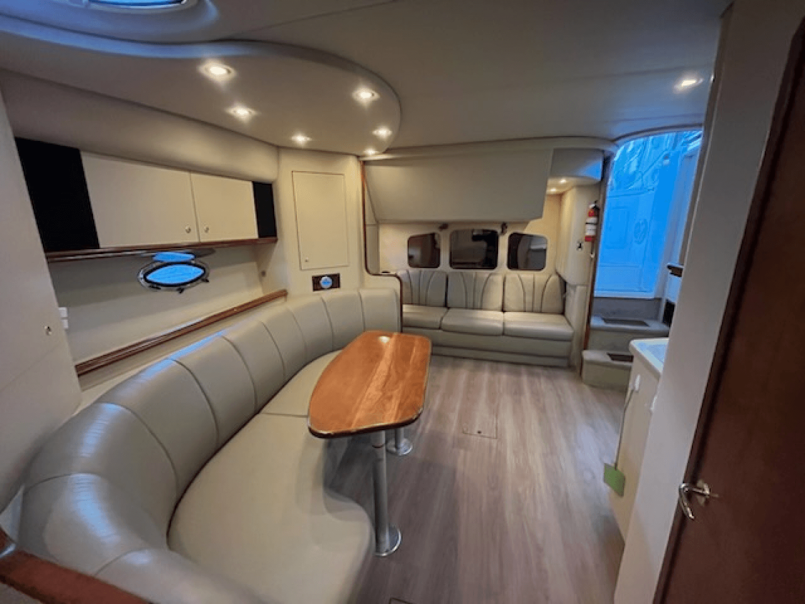 2002 Cruisers Yachts 3672 - Photo 45